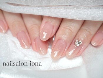 ワンカラー+ポイントビジュー