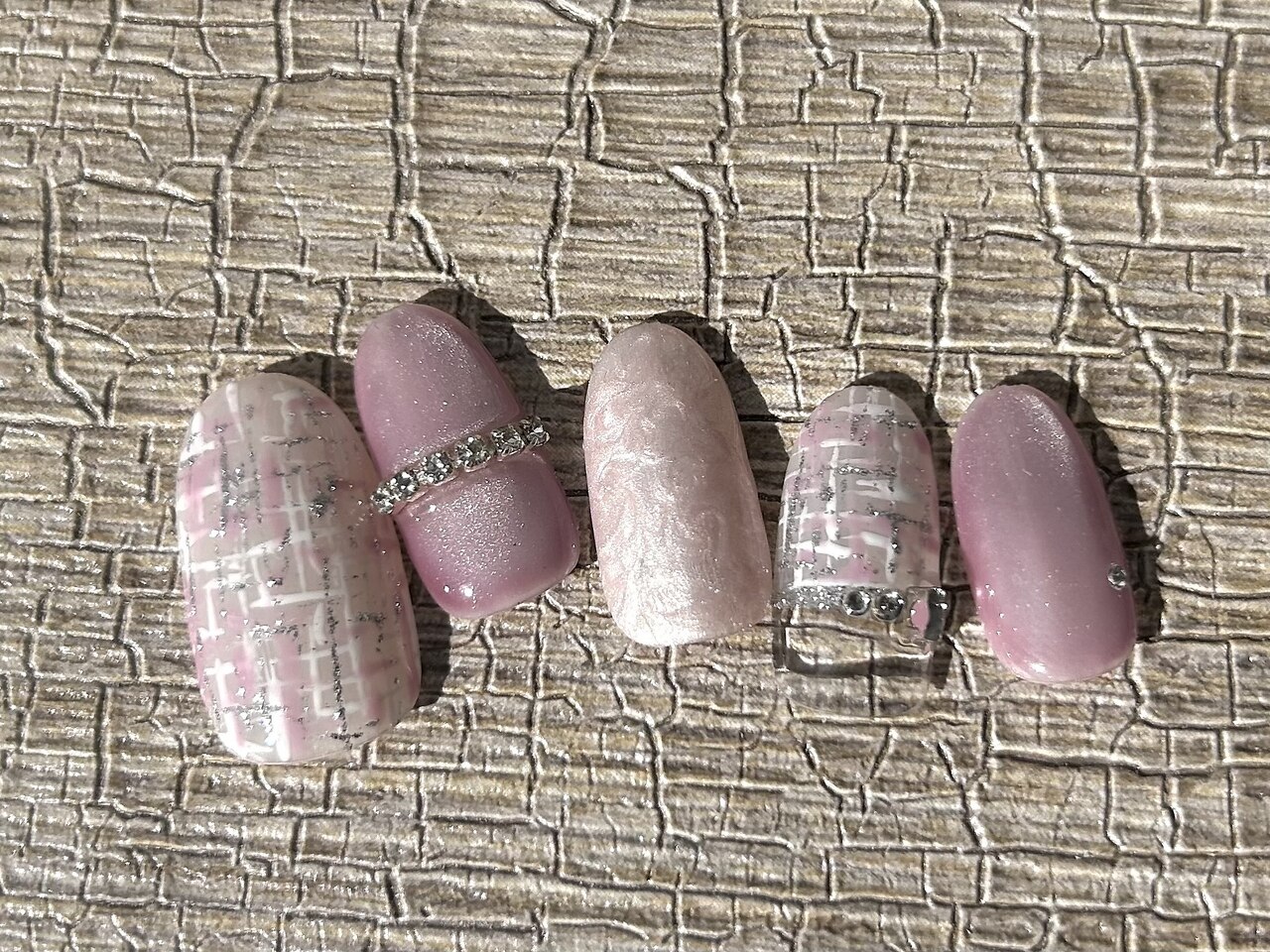 2026年冬トレンド】シルクのネイルデザイン集｜人気順