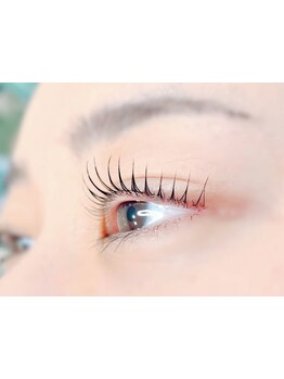 ナチュラル上品な目元にしたい