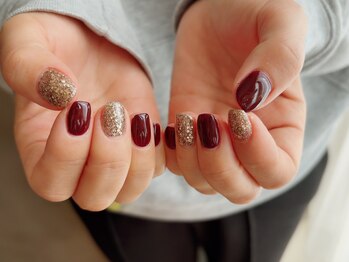 ボルドーとラメ