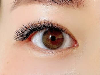 ネリネ(Nerine)の写真/自まつ毛の状態を見極めて一本一本丁寧に施術していくのでモチの良さに自信あり♪自然な付け心地に大満足☆