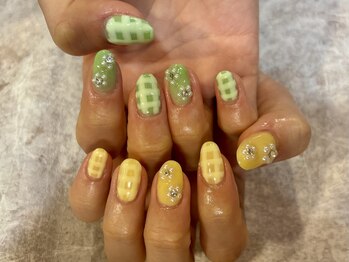 ギンガムチェックネイル