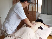 つばさ整体/【施術風景／オイルマッサージ】
