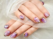 グレイヘアービューティー(gray hair beauty)/パープルの宝石のようなネイル