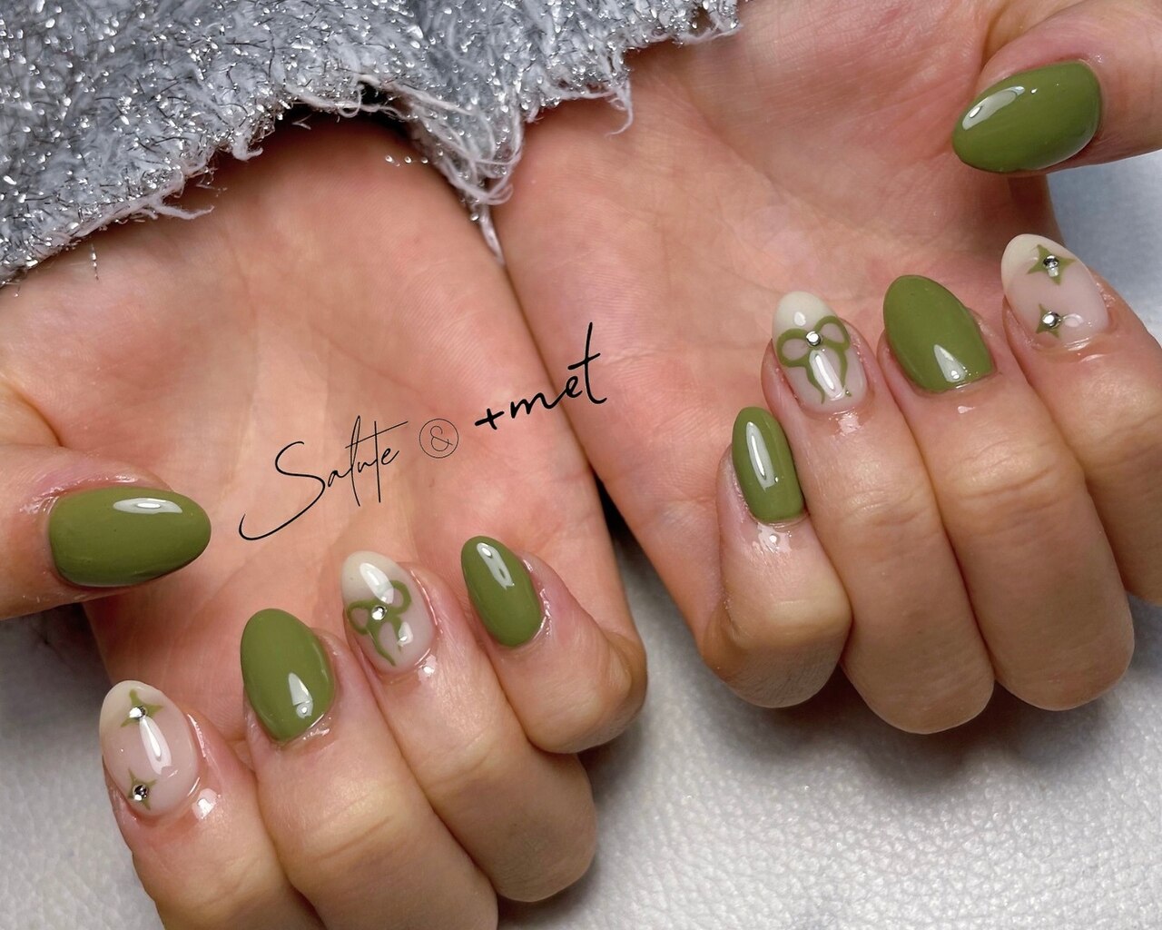 2026年春トレンド】グリーン リボン ハンドのネイルデザイン集｜人気順