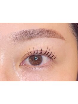 ナチュラル上品な目元にしたい