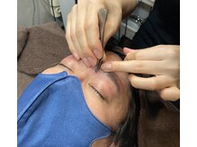 パルファム/眉デザイン施術シーン