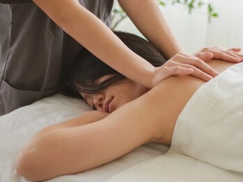 サロン ド リリ(Salon de LiLi)の写真/【朝9：00～夜22：00まで営業】メニュー追加いたしました♪選べるアロマでお顔や肩/首コリを解消◎[ボディ]