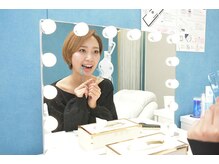 ホワイトニングルーム 横浜店(Whitening Room)/お口の器具を装着します。