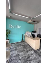 リライフ 岩国店(Re:Life)/入り口を入ると受付があります
