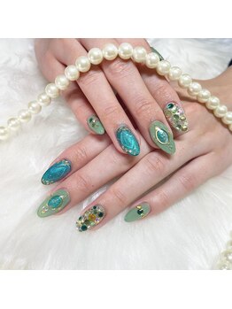 シャンディー(Shandy)/宝石ネイル