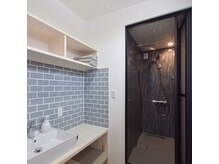 エーアイエヌ(a.i.n)/シャワールーム