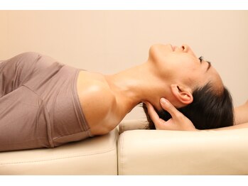 パウワウ 有楽町マルイ店/カチカチの首を緩めましょう！