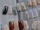 ケソン ネイル スタジオ(qeson nail studio)の写真/毎月NEWデザインを追加♪シンプル～トレンドまでたくさんのサンプルをご用意♪カラーやパーツの色変更OK！