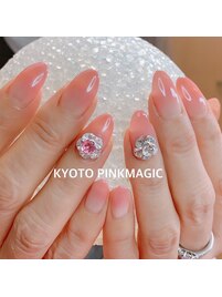 キラキラビジューネイル