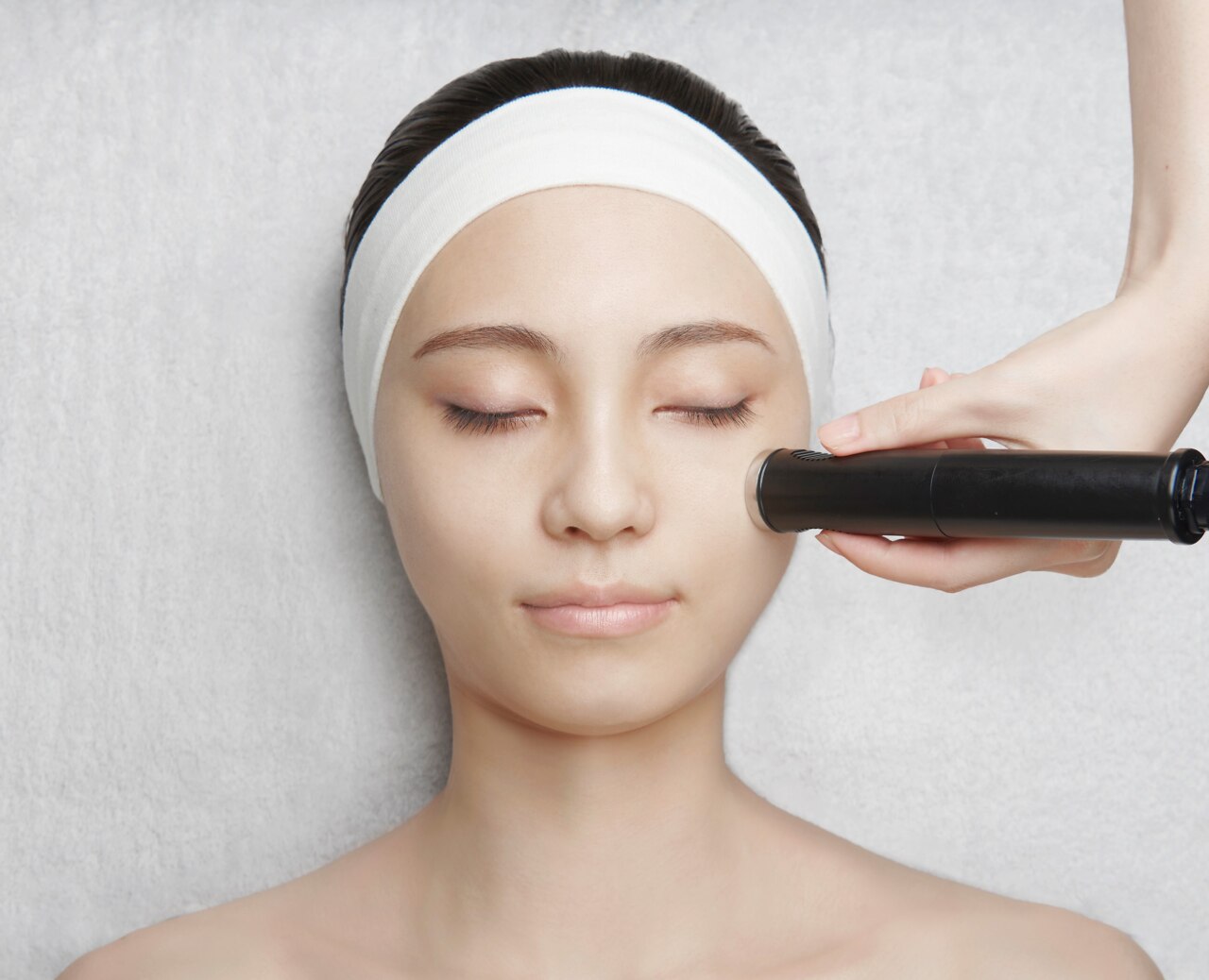 平日限定【シミ/しわ/たるみに◎】レチノール+C部分超音波&イオン導入