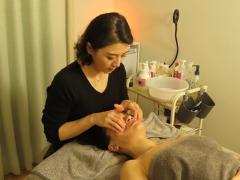 リーフ 赤坂店(Leaf)/顔ツボ押し/眼精疲労/たるみ改善