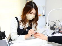 楽しくおしゃべりしながらネイルを楽しみましょう