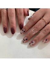 サラ(Sarah.)/左右非対称