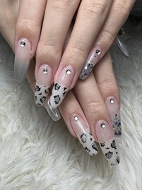 アニマル柄ネイル