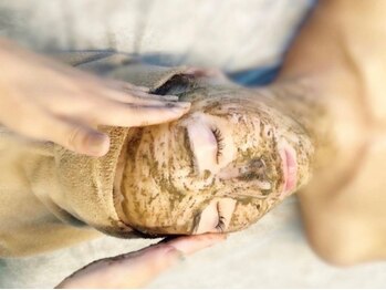 エルモーサ(HERMOSA)の写真/肌質改善×肌育◎【ハーブピーリング】あらゆる肌悩みを根本改善★2種のハーブから肌質に合わせてご提案！