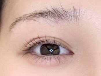 リル(rille)の写真/《大人女性を目指す方へ》歴の長いスタッフによる安心の施術☆ナチュラルで上品なお目元を提供します♪