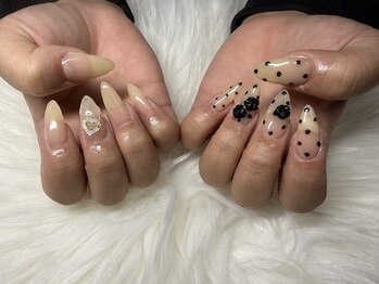 アネラネイル(Anela nail)/ドットネイル
