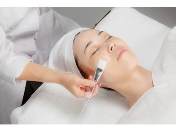 マナ(mana)/ホワイトハーブピーリング施術