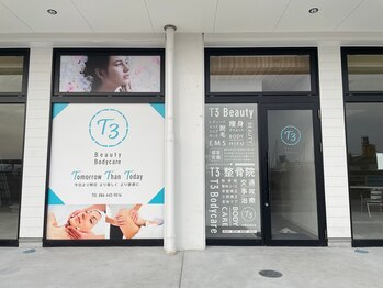 ティースリー(T3)/海側からのお店の雰囲気