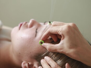 ロミアオ(Lomi-AO)/目の疲れにもお灸◎