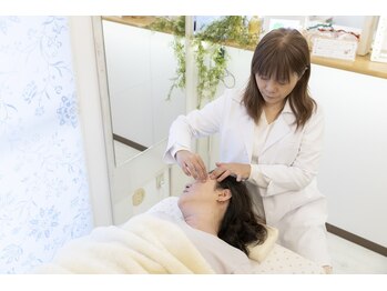 小顔矯正 イザト整体院(IZATO)/ステップ6　頭蓋骨矯正