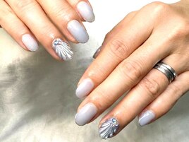 上品グレー×立体シェルアート
