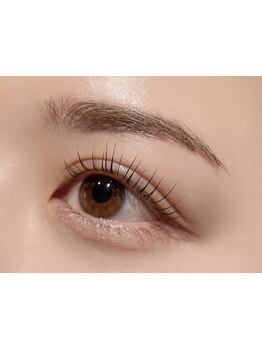 ナチュラル上品な目元にしたい