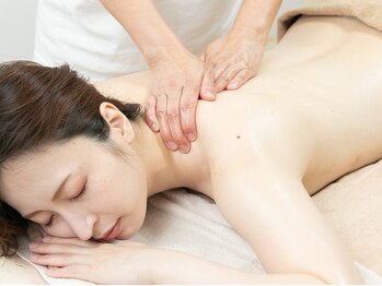 リリテ*エステヤ/うなじ&背中 集中ケア【1】