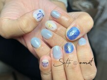 タスメット(+met)/スノーブルーのホリデーネイル