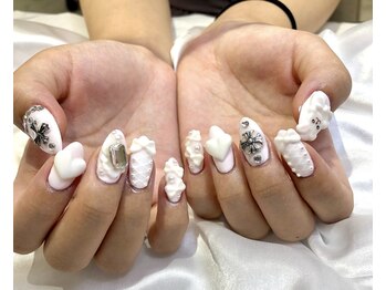 ロングネイルズ エマ(LongNails-Emma)/アクリル持ち込みゴージャス