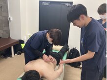 高田馬場名倉堂鍼灸接骨院/研修風景です！