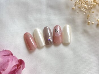 レプティーネイル(Les petite nail)の写真/オフィスネイル～上品ネイルまで大人女性にピッタリ！フォルムの美しさにこだわった理想NAILを。