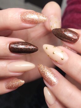 レディグリッター(Lady glitter)/ヌーディー&ブラウンネイル