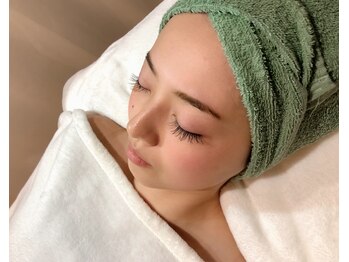 ウナ カスターニャ(Una Castagna)/ヒト幹細胞培養液導入