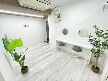 つるピカ 新宿店/清潔な店内♪