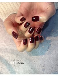 スクエアボルドー