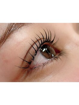 ナチュラル上品な目元にしたい