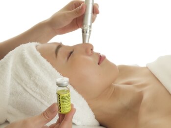 アイリープ(eyeleap)の写真/【頑固な〈たるみ〉卒業】脂肪分解剤【レモンボトル】で楽に撃退or筋膜リフトで速攻グイッと引上げ小顔☆