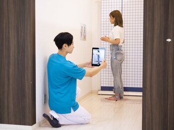 骨盤プロ横浜駅ビル整体院/撮影による姿勢分析