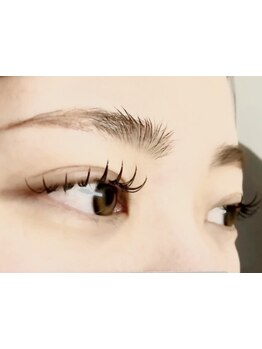 ネイル・アイメニューの同時施術が可能