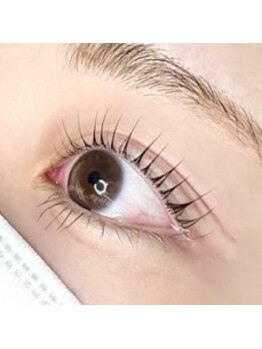 ナチュラル上品な目元にしたい