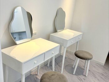 リラッシュ(Re Lash)/ヘアメイク直しもできちゃう♪