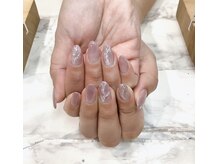 ネイルサロン フィオーレ/ナチュラルカラーに大理石アート