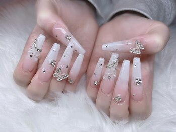 ベティネイル アイラッシュ(Betty Nail)/きれいめお姉さん♪白グラネイル